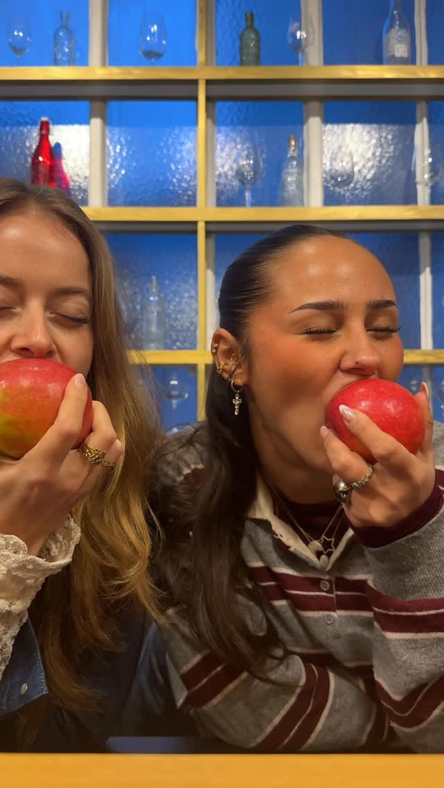 Post 6 by Pomme Pink Lady® on Instagram (video)