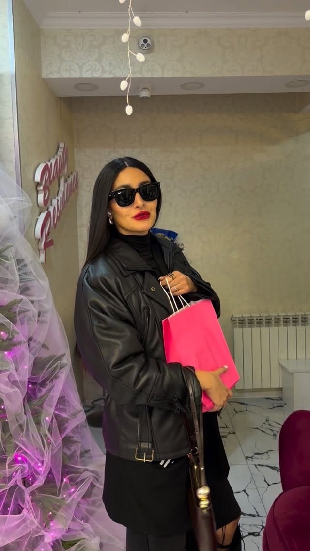 Post 9 by Beauty Residence on Instagram (video)