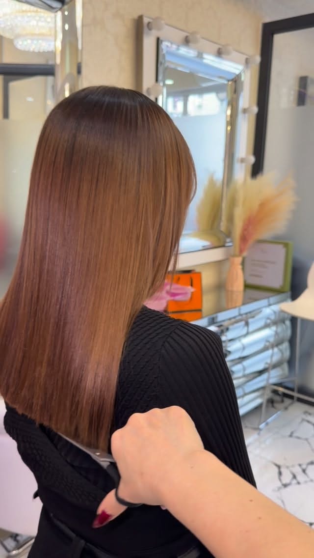 Post 8 by Beauty Residence on Instagram (video)