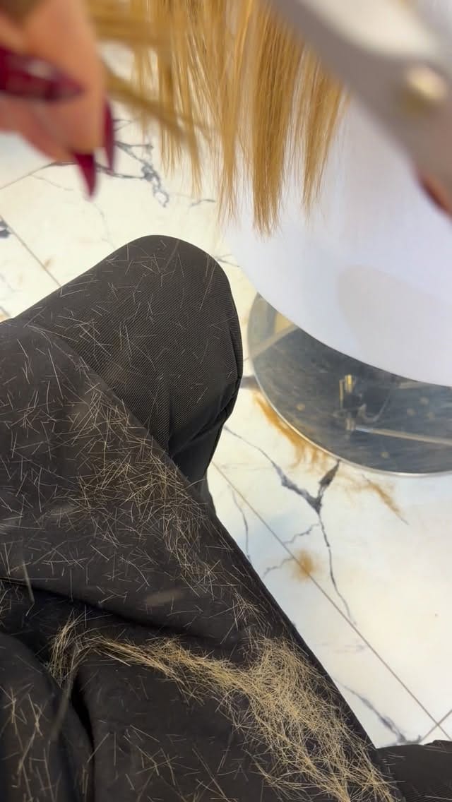 Post 3 by Beauty Residence on Instagram (video)