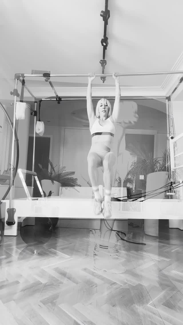 Post 9 by Pilates Ceren on Instagram (video)