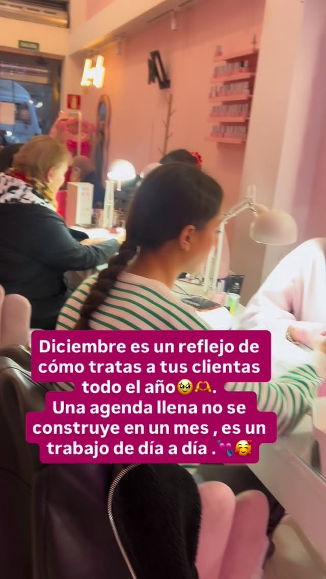 Post 5 by Luxeyelashes on Instagram (video)