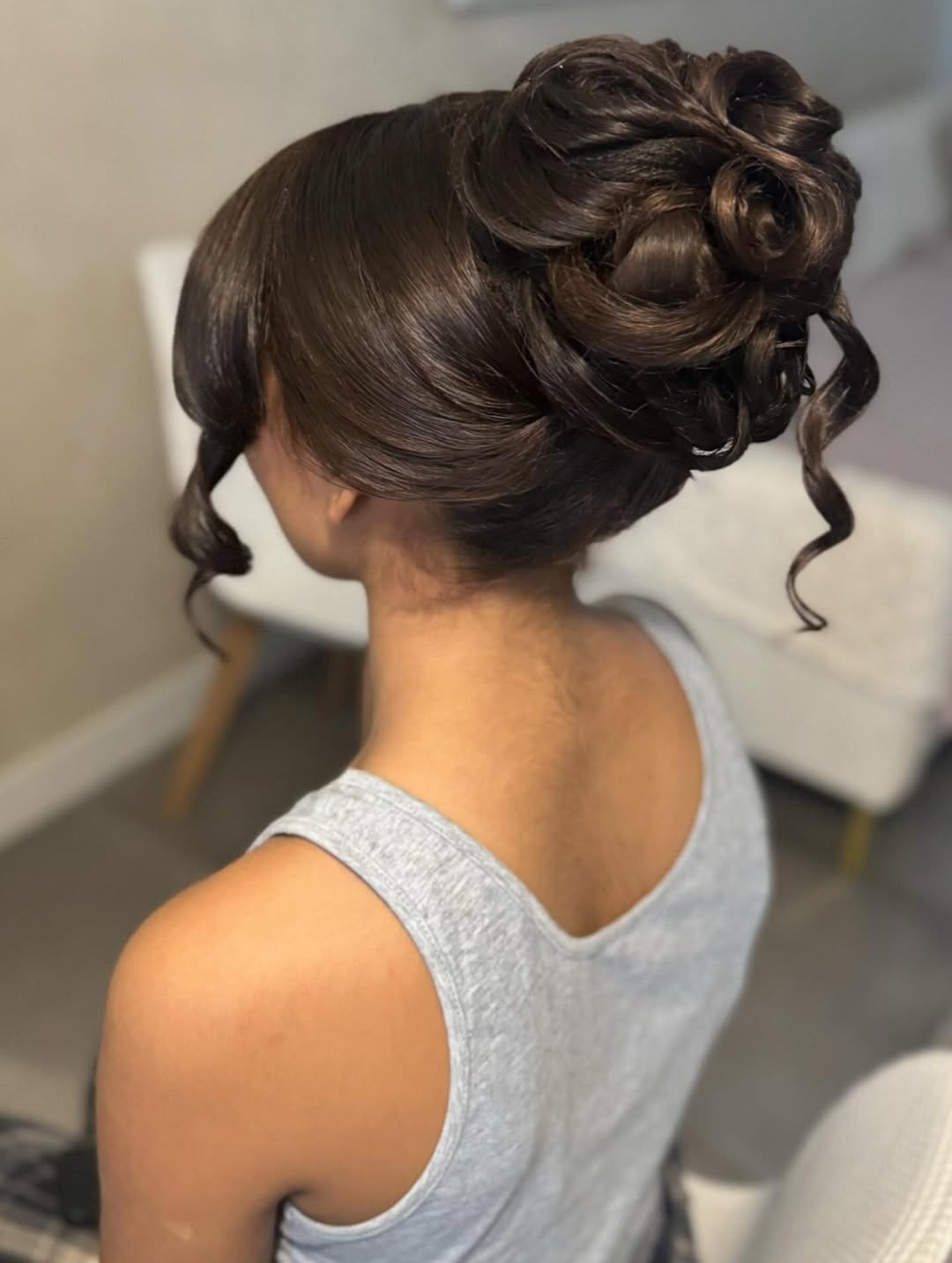 Post 7 by DM Coiffeuse Makeup Artiste on Instagram (carousel)