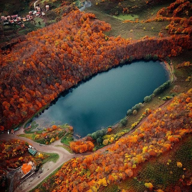 Post 8 by GezTürkiye👜 on Instagram (carousel)