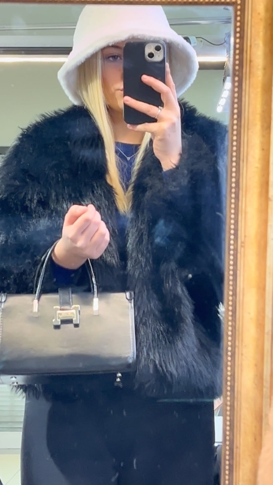 Post 7 by DERİSHOP ÇANTA CÜZDAN SAAT on Instagram (video)