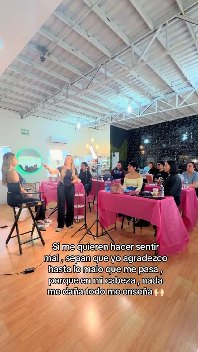Post 1 by NANCY ZAMORANO MAKEUPSCHOOL✨ on Instagram (video)