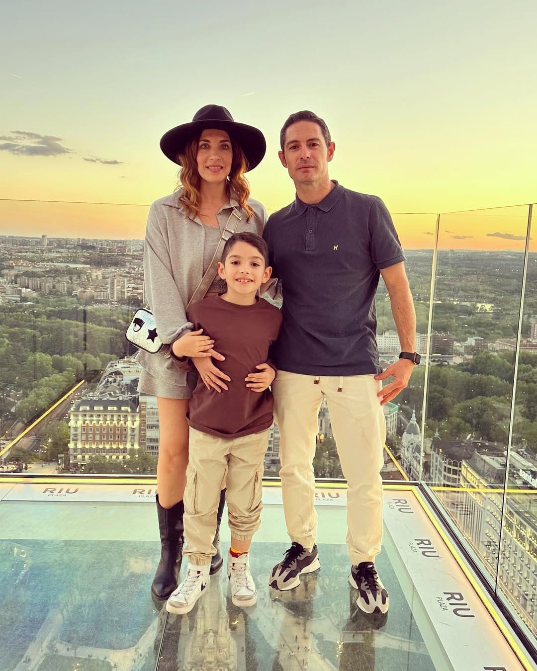 Post 8 by 𝙿 𝙰 𝚃 𝚁 𝙸 𝙲 𝙸 𝙰 on Instagram (carousel)