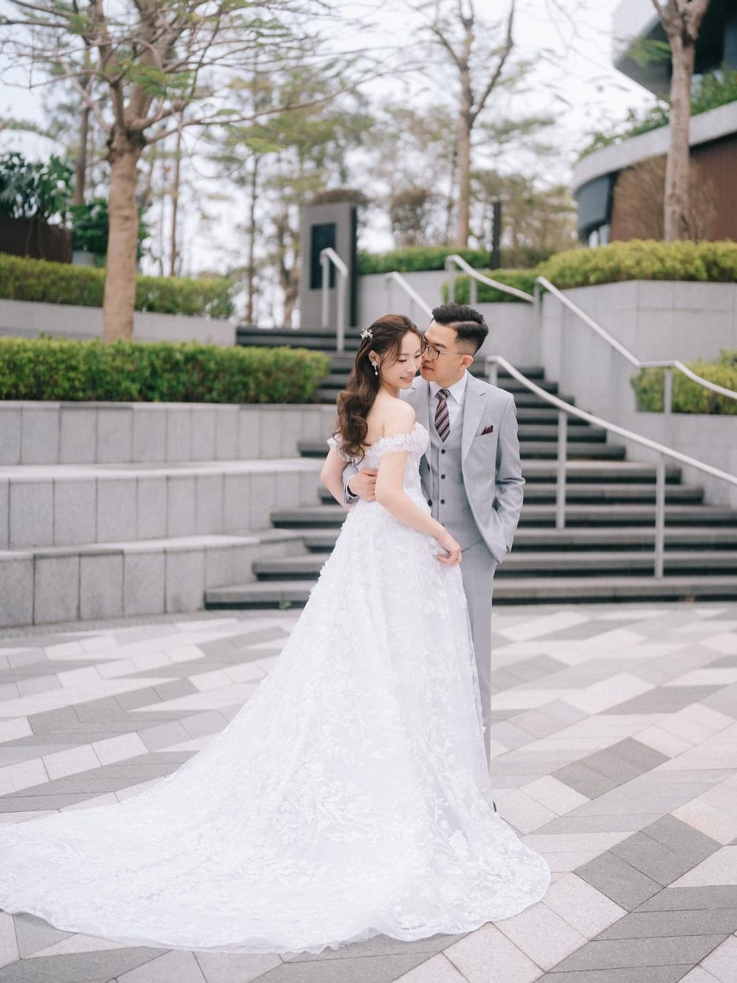Post 7 by Simply Love Wedding on Instagram (carousel)