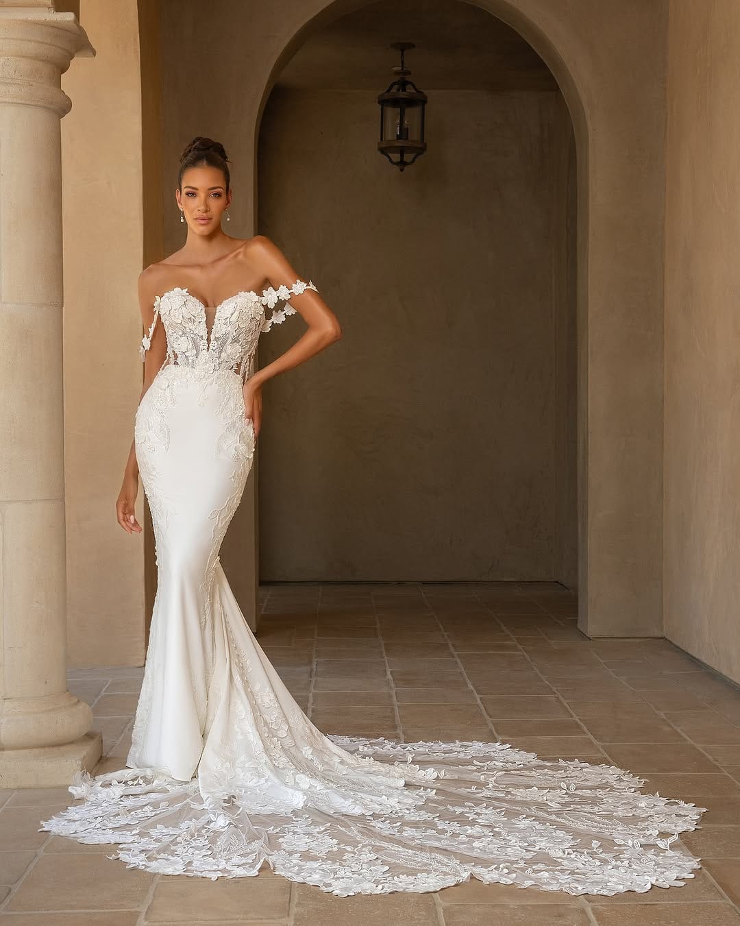 Post 8 by Simply Love Wedding on Instagram (carousel)
