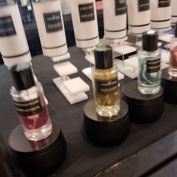 Post 9 by ramzramz FRAGRANCE on Instagram (video)