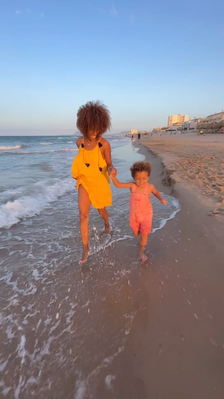 Post 3 by M A B E L I T A on Instagram (video)
