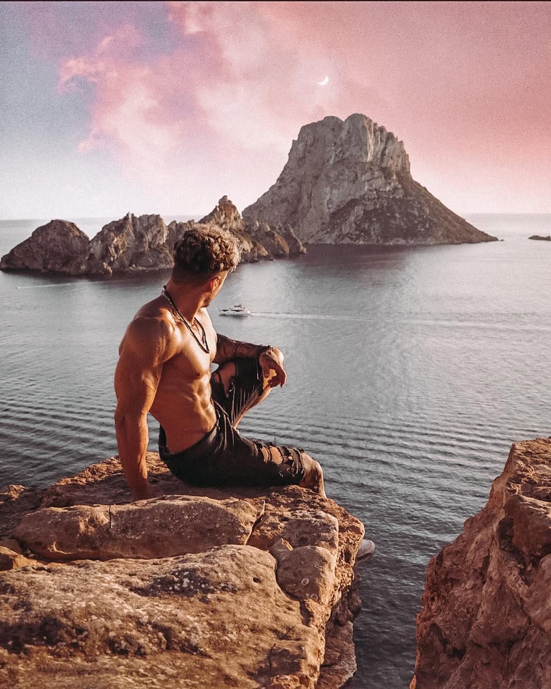 Post 6 by • 𝐄𝐃𝐔 VERTIKAL • on Instagram (image)