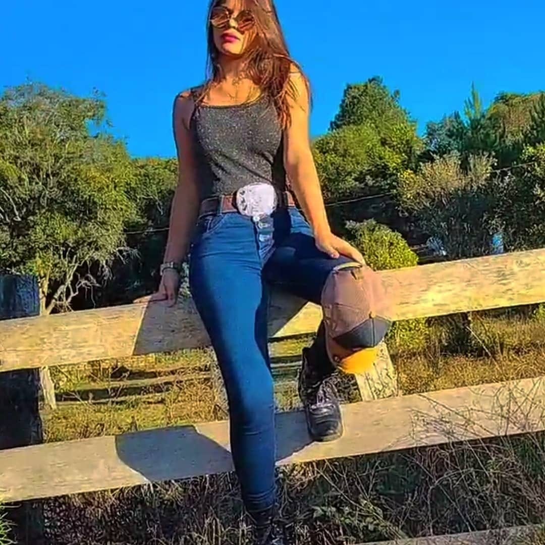 Post 10 by onye isi anahicamargo✨ on Instagram (image)