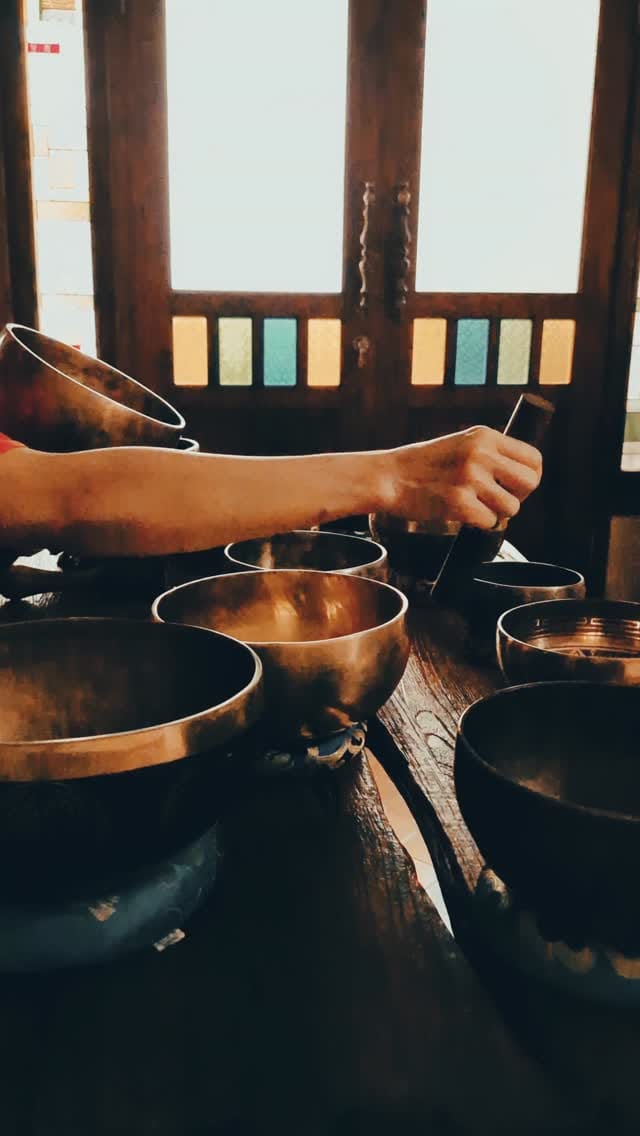 Post 4 by Dewi Hapsari on Instagram (video)