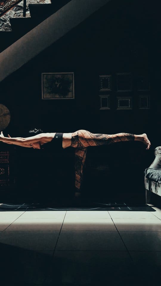 Post 6 by Dewi Hapsari on Instagram (video)