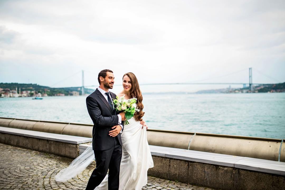 Post 9 by Neris Wedding on Instagram (image)