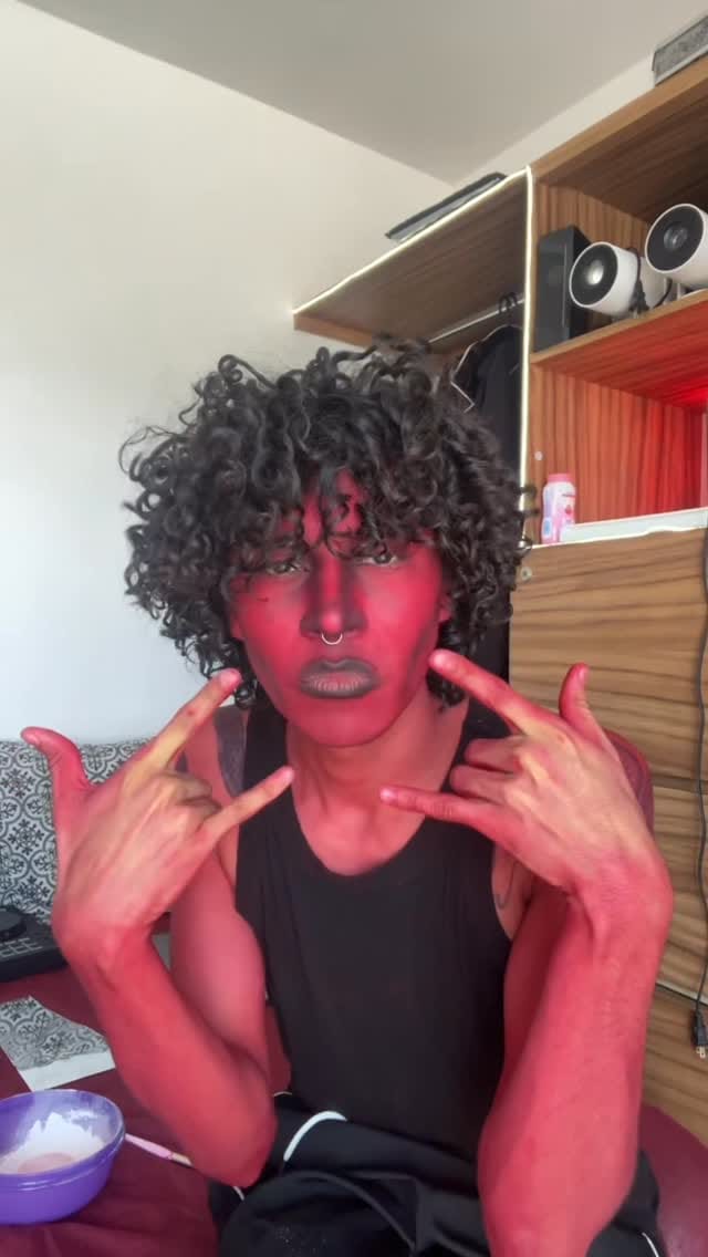 Post 1 by Kenny Lázaro on Instagram (video)
