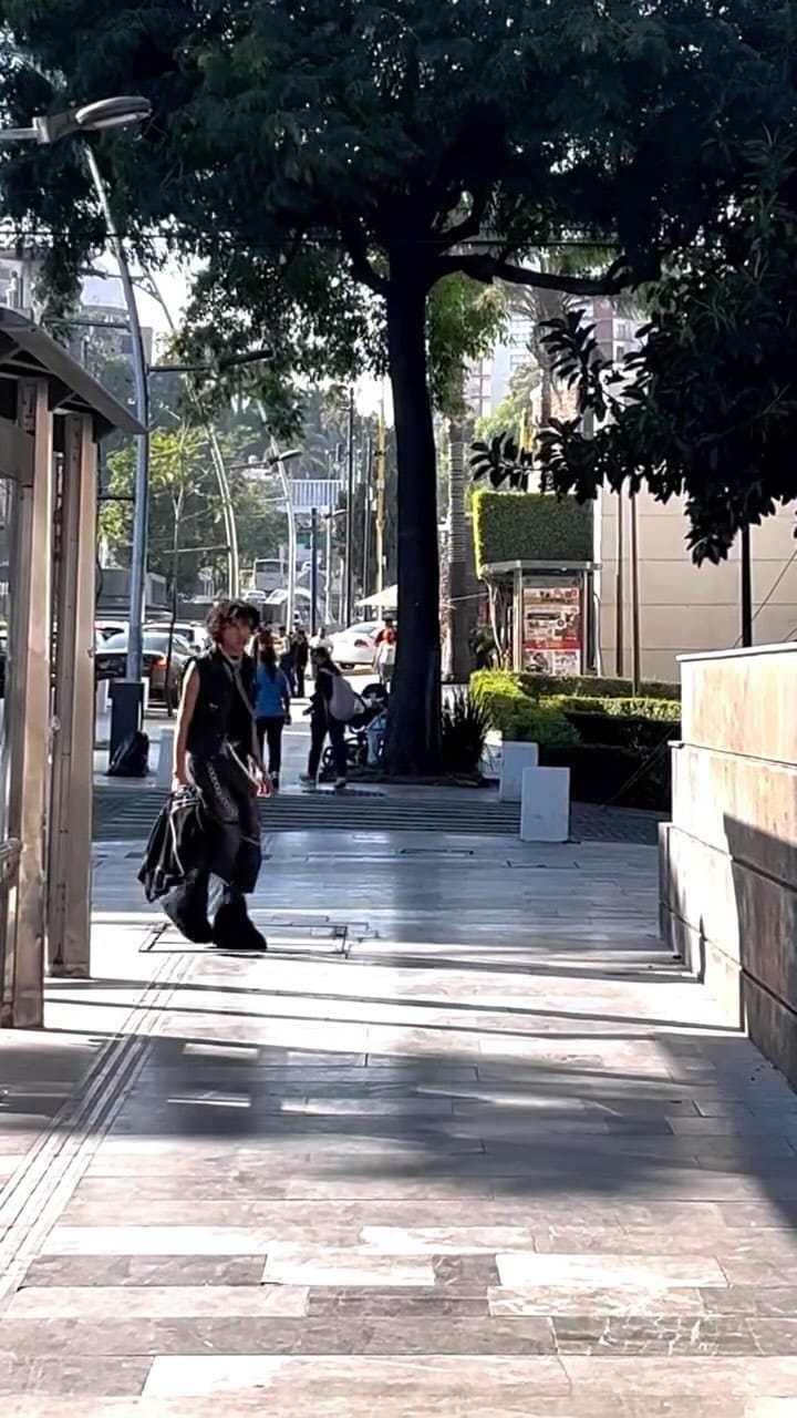Post 10 by Kenny Lázaro on Instagram (video)