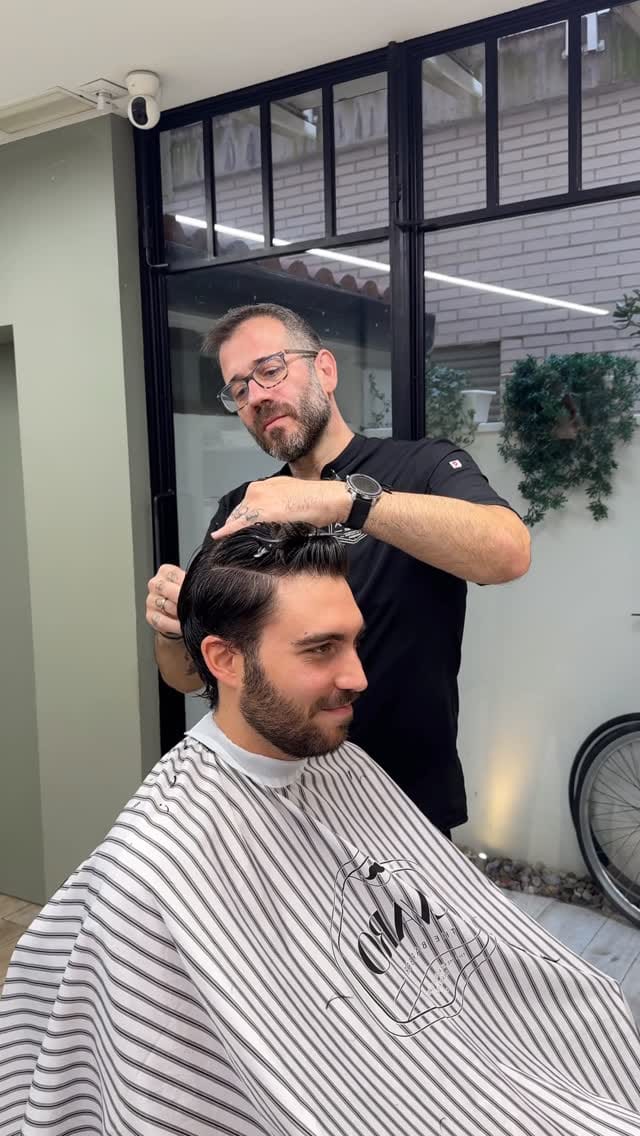 Post 9 by ALVARO THE BARBER on Instagram (video)