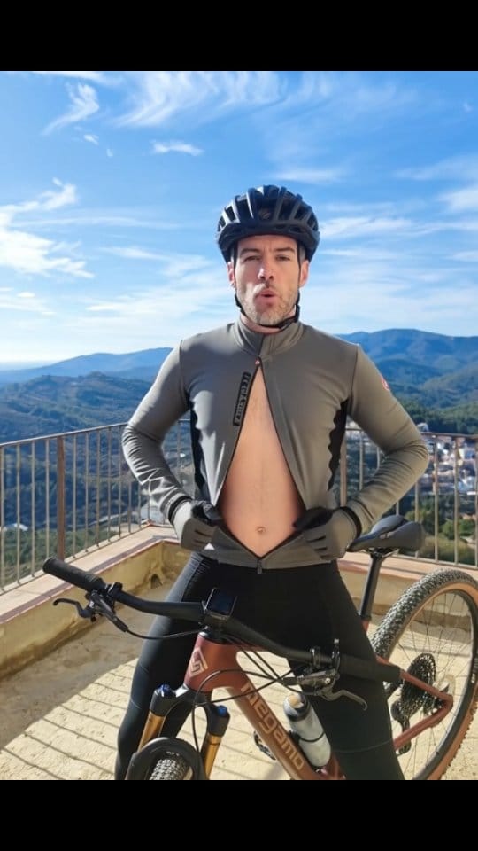 Post 3 by Jordi Perelló 🚴🚵 on Instagram (video)