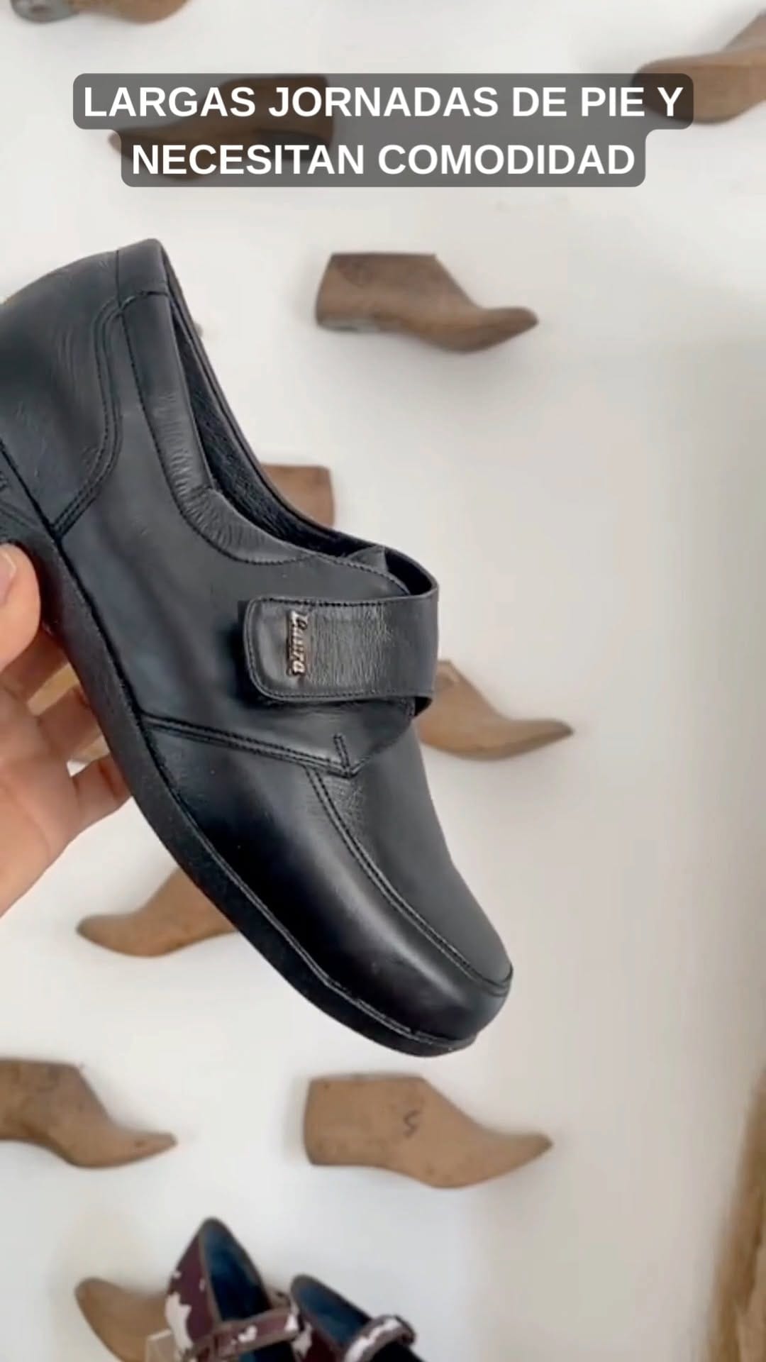 Post 1 by Calzado Laura on Instagram (video)