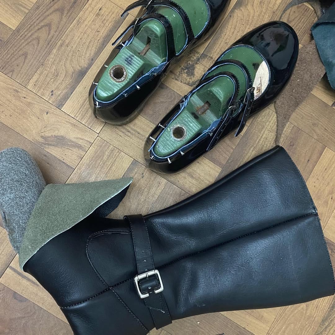 Post 9 by Calzado Laura on Instagram (image)