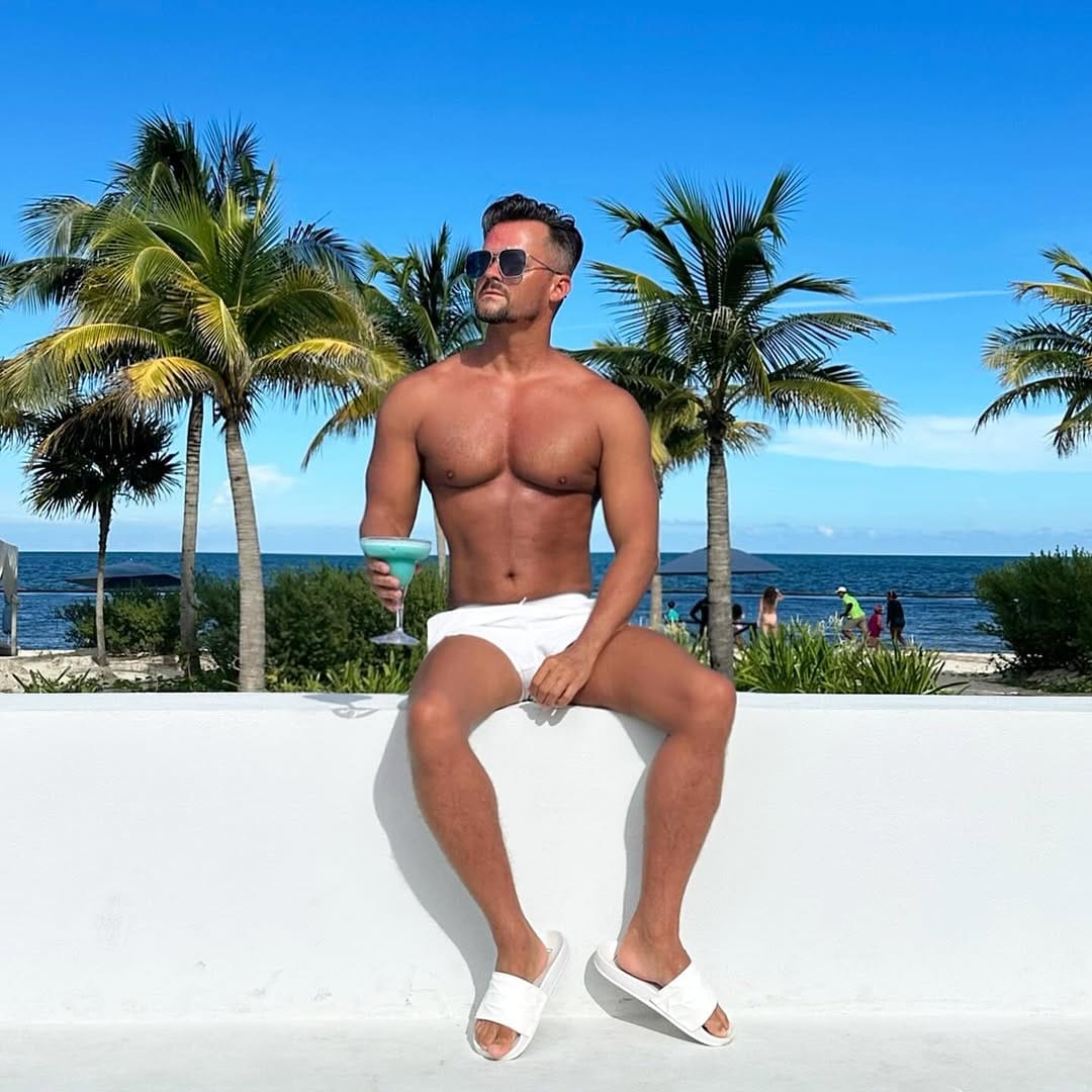Post 8 by CRAIG STEPHEN BARCLAY on Instagram (image)