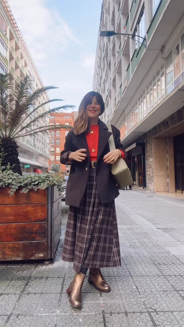 Post 4 by Lasuite on Instagram (video)