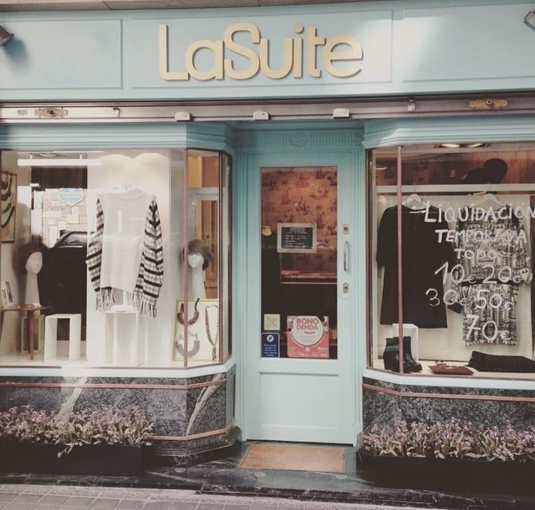 Post 2 by Lasuite on Instagram (carousel)