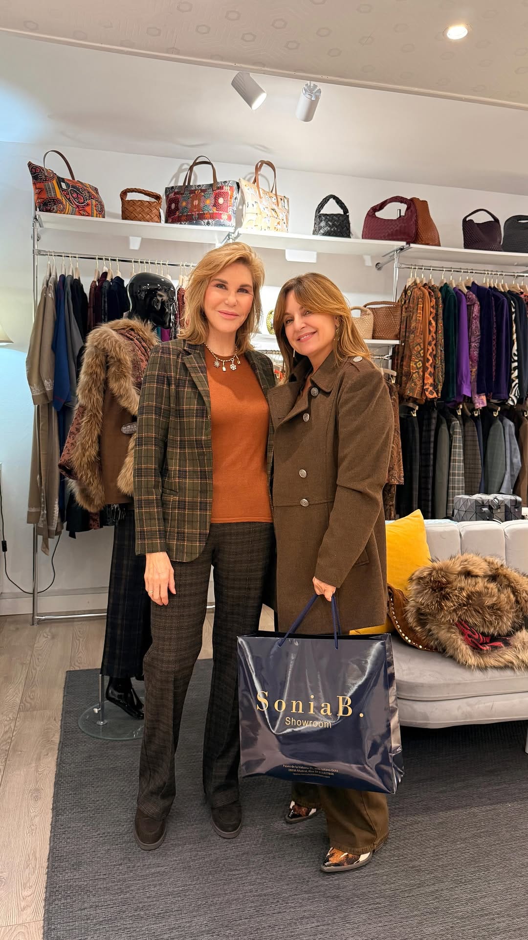 Post 9 by Tienda ropa Madrid on Instagram (video)