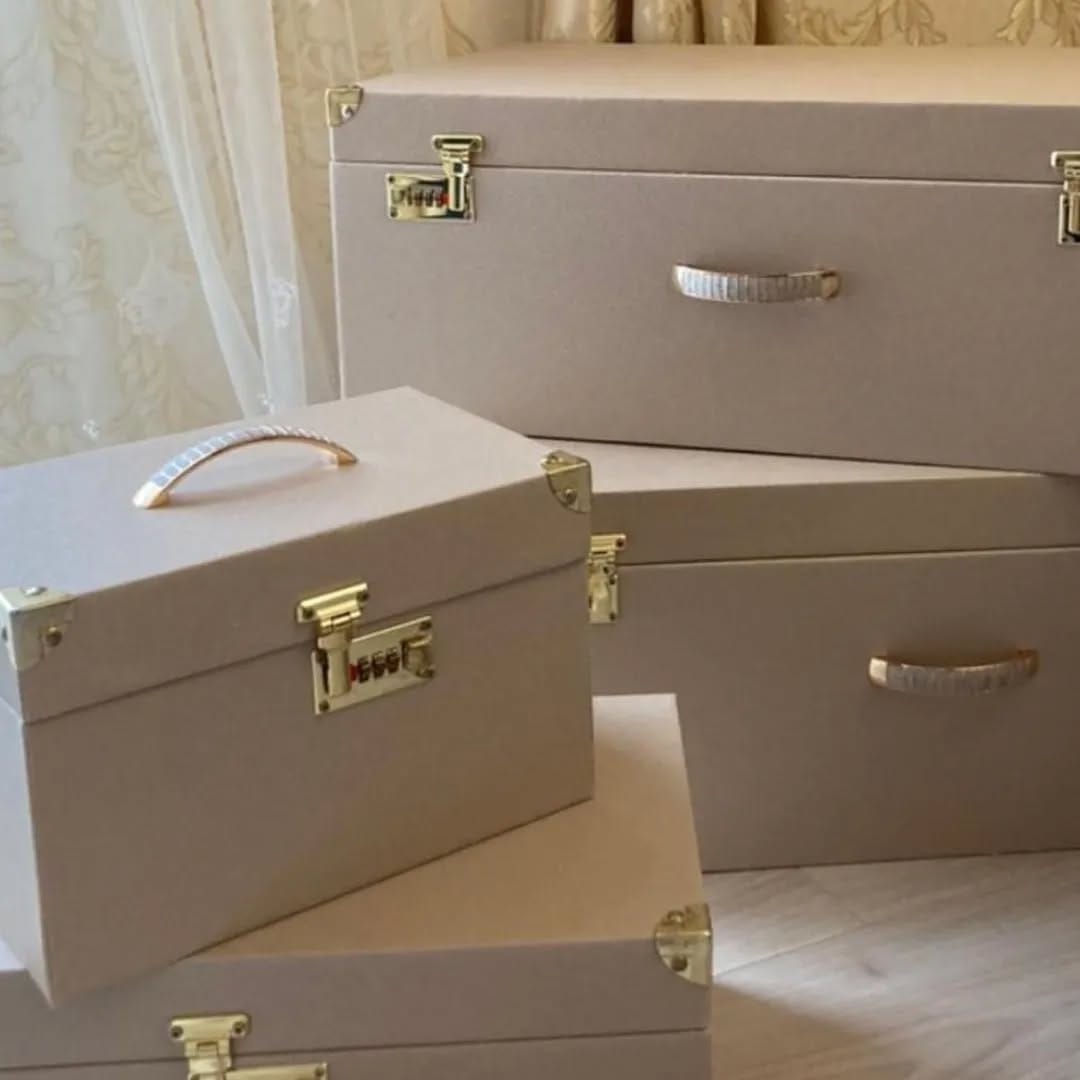 Post 2 by Robe de mariée&valises on Instagram (carousel)
