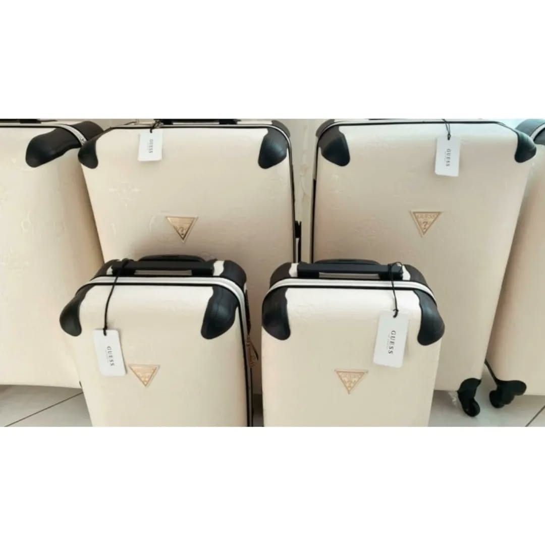 Post 3 by Robe de mariée&valises on Instagram (carousel)