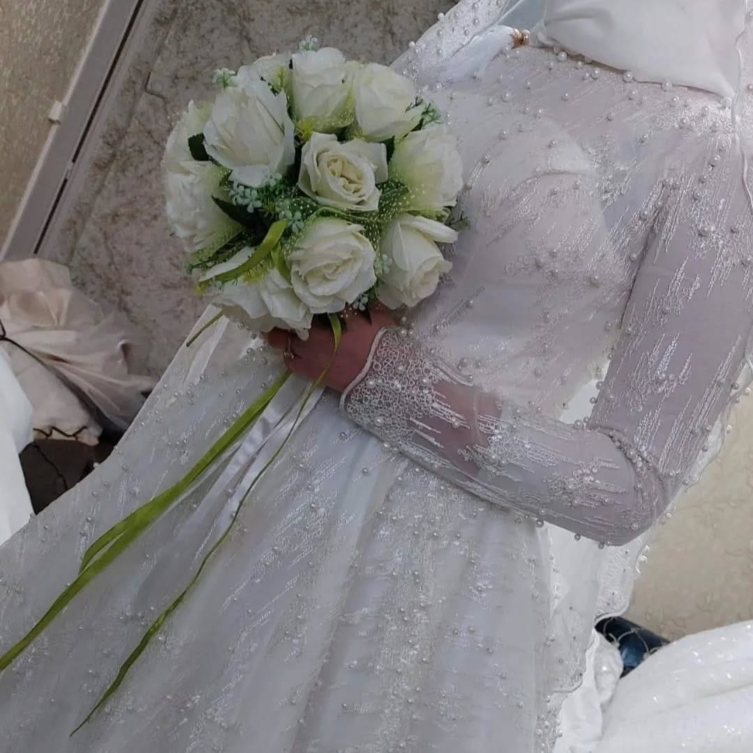 Post 4 by Robe de mariée&valises on Instagram (carousel)