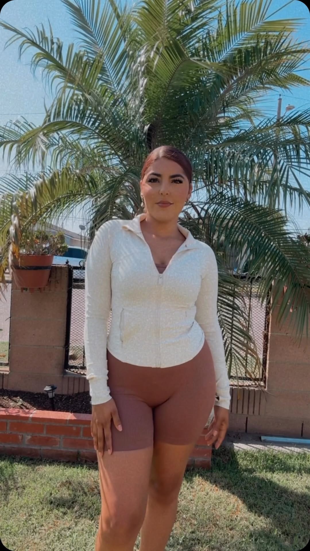 Post 5 by Trendz ByFrida on Instagram (video)