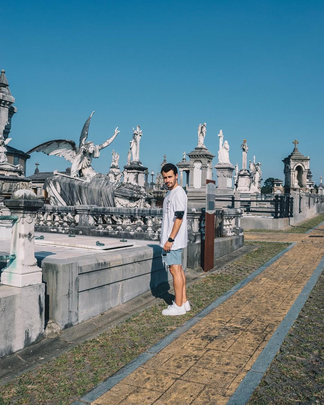 Post 10 by Yeray González on Instagram (carousel)