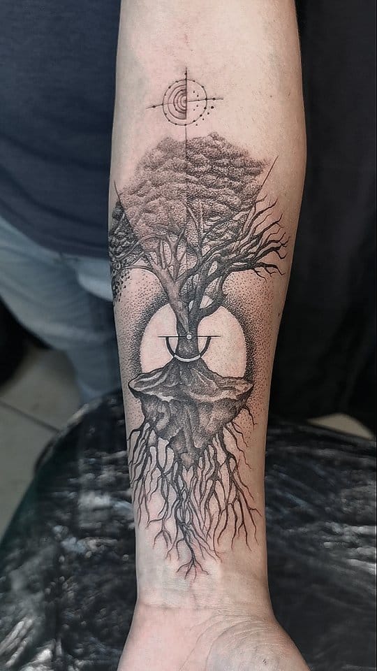 Post 6 by Guns N' Tattoos on Instagram (video)