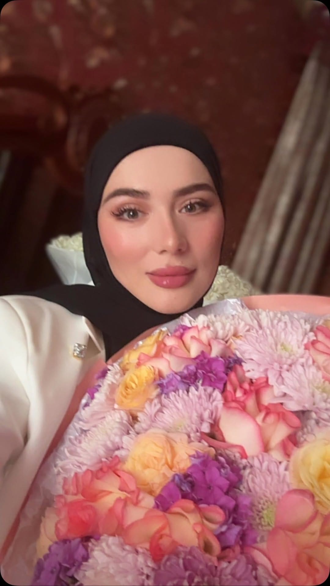Post 3 by Dina on Instagram (video)