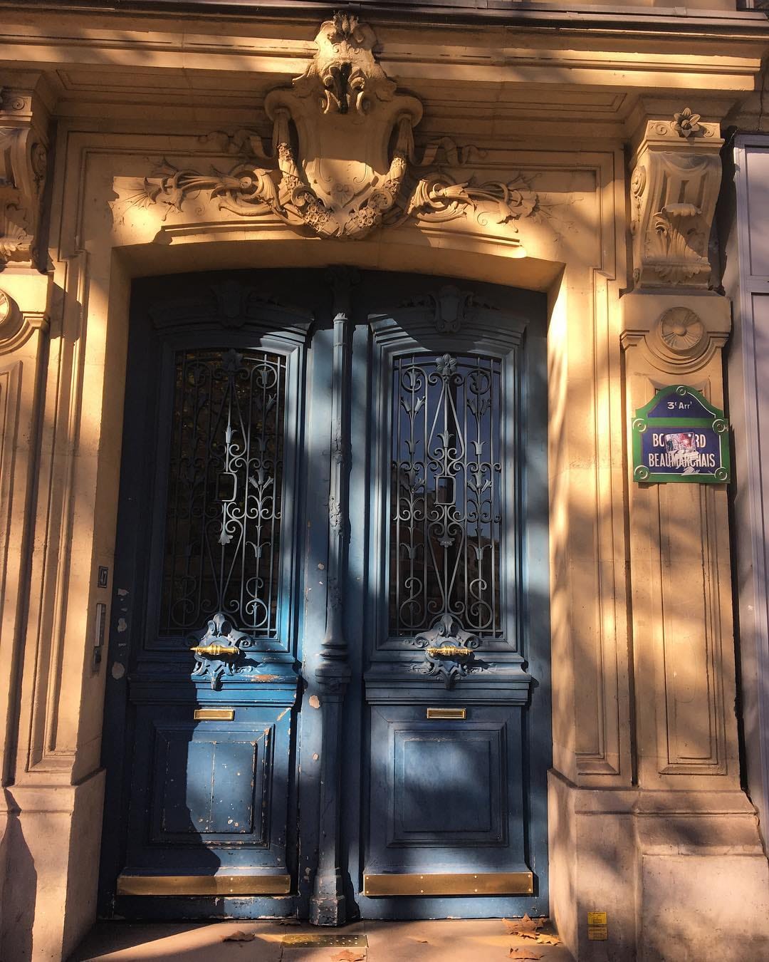 Post 5 by Hannah goes to Paris on Instagram (image)