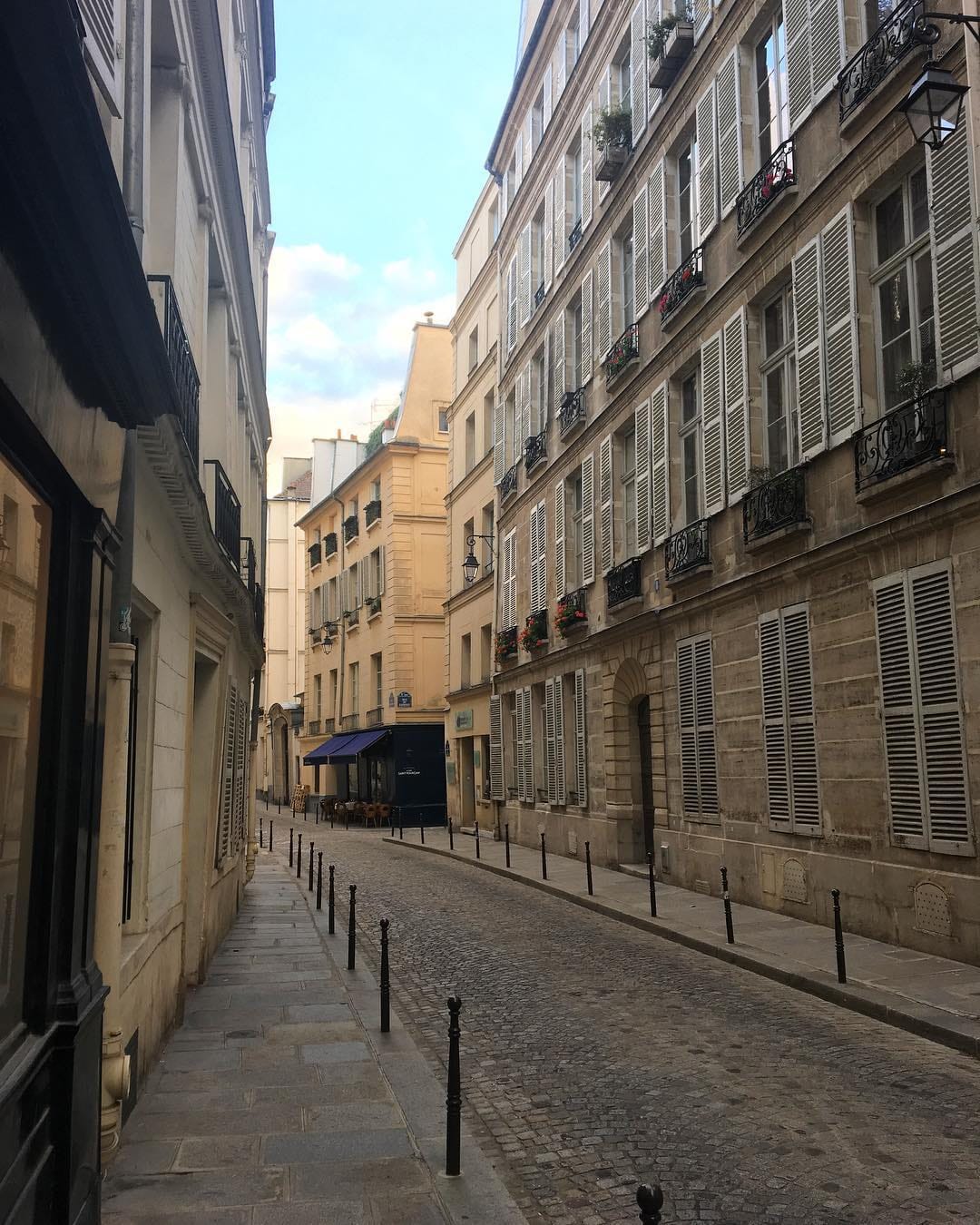 Post 4 by Hannah goes to Paris on Instagram (image)