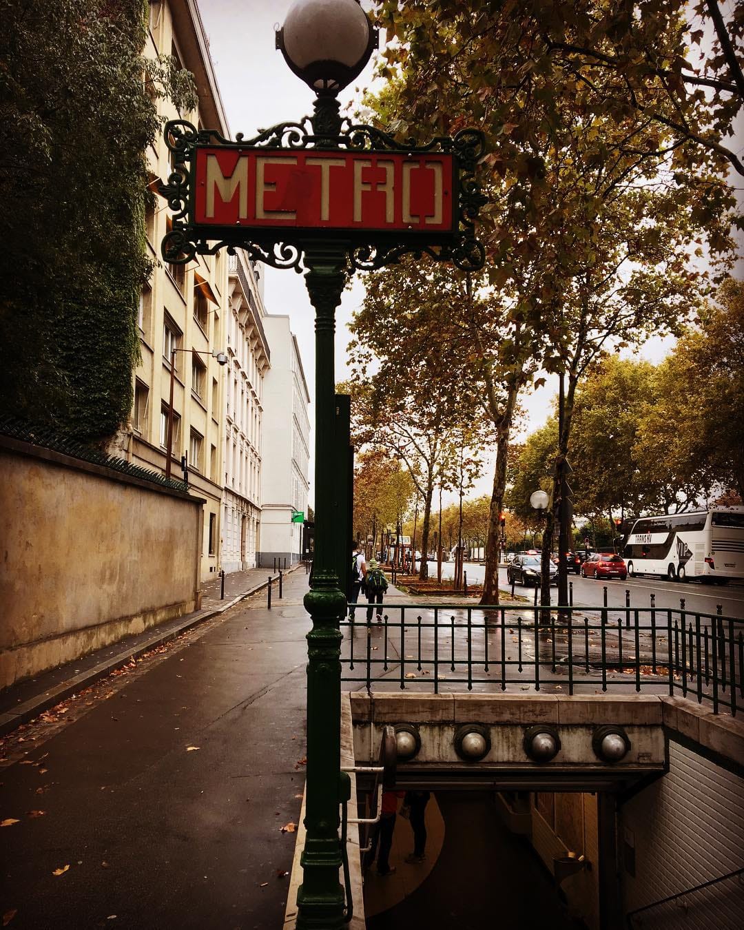 Post 7 by Hannah goes to Paris on Instagram (image)