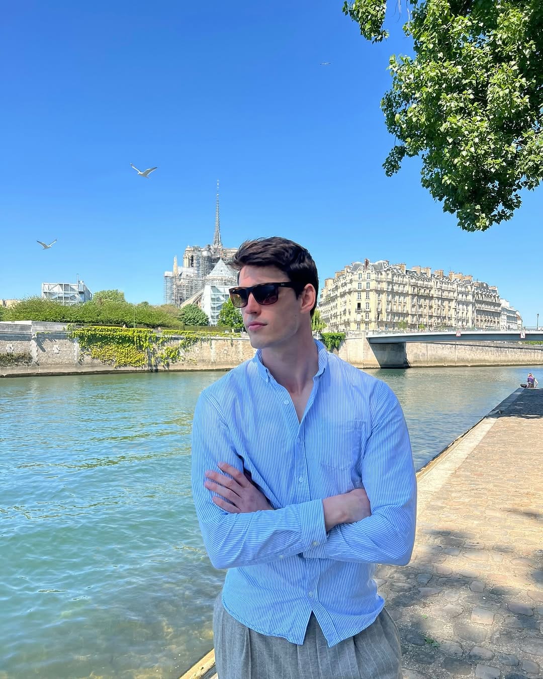 Post 4 by VICTOR Perrot on Instagram (carousel)