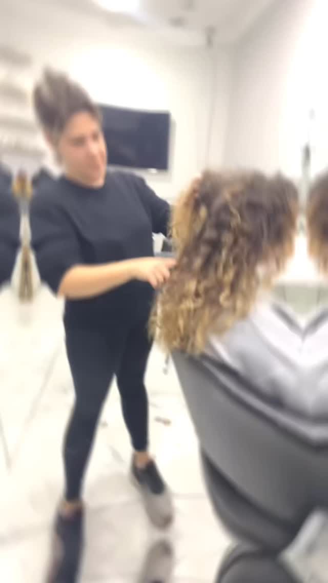 Post 10 by Gümüş kuaför on Instagram (video)