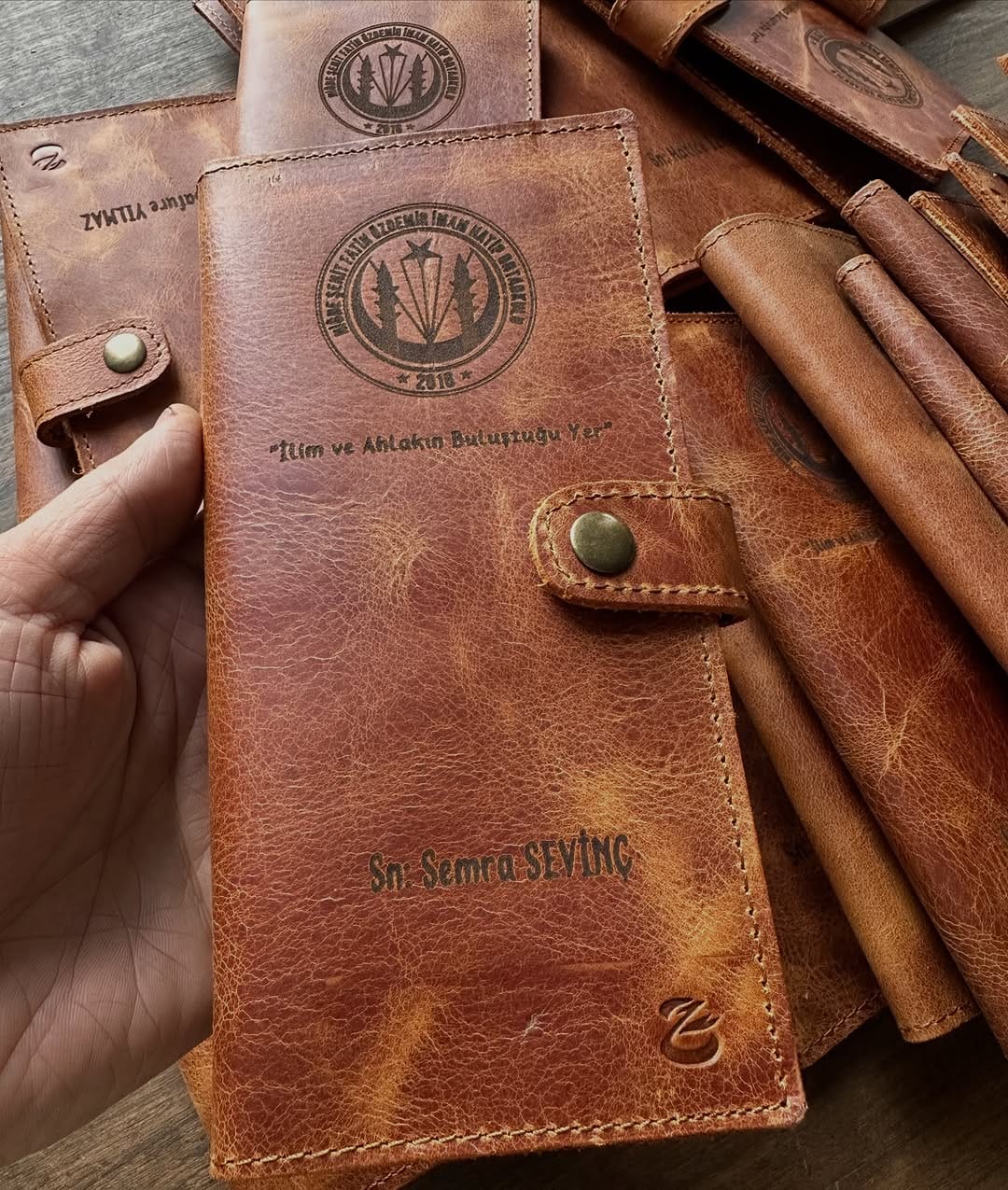 Post 7 by Zarif Atölye Handmade Leather on Instagram (carousel)