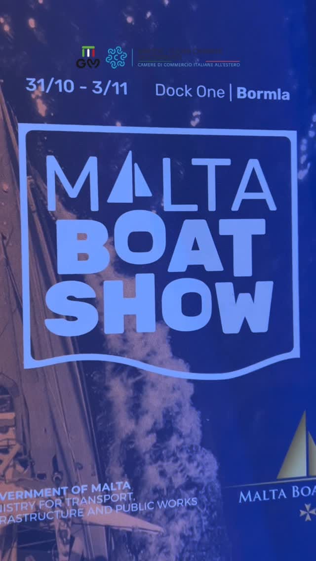 Post 7 by M A R T I N A   G I N A on Instagram (video)
