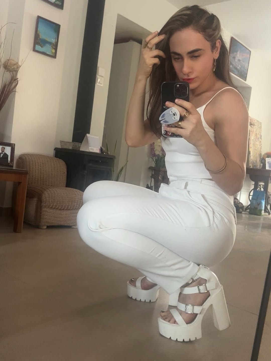 Post 5 by 𝓜𝓮𝓭𝓮𝓪 on Instagram (carousel)
