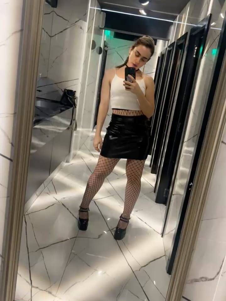 Post 3 by 𝓜𝓮𝓭𝓮𝓪 on Instagram (carousel)