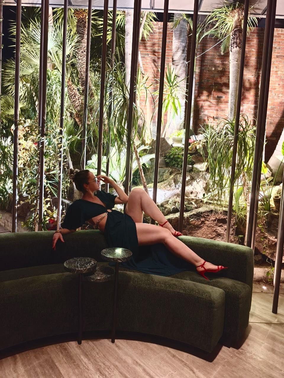 Post 10 by 𝓜𝓮𝓭𝓮𝓪 on Instagram (carousel)