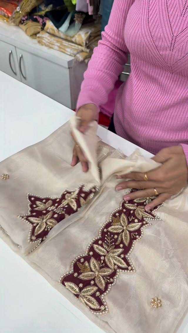 Post 2 by trending_boutique_bathinda on Instagram (video)