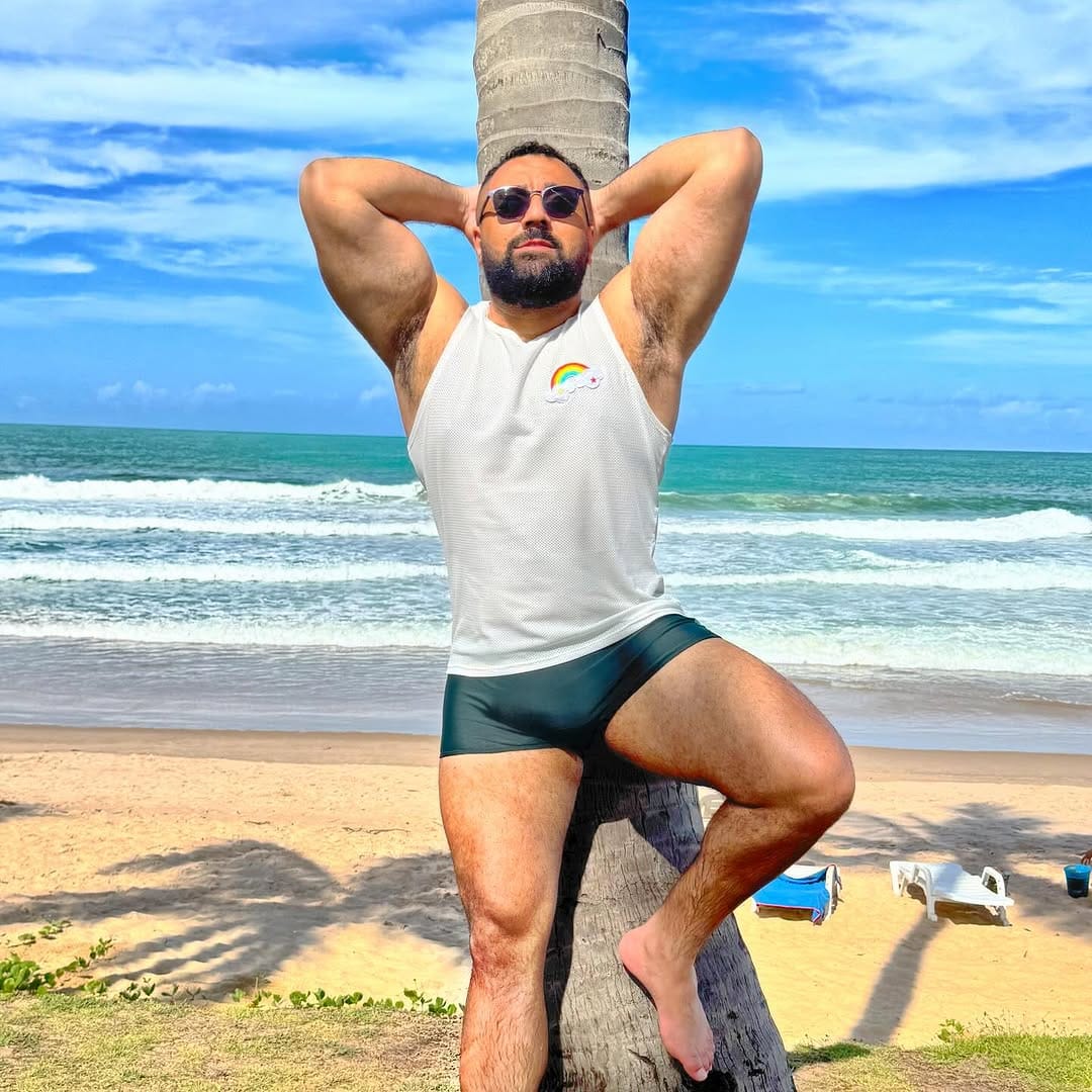 Post 10 by Ronnie on Instagram (image)