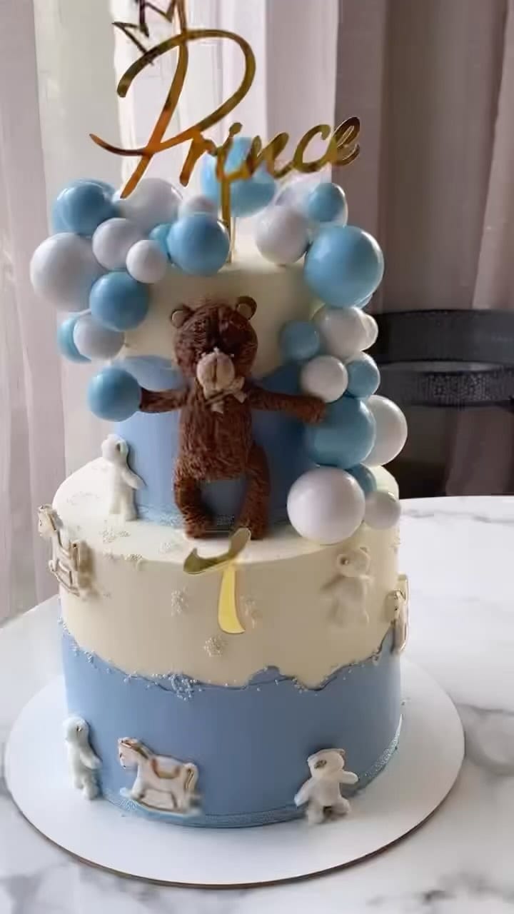 Post 10 by Celebration Wedding Cakes on Instagram (video)
